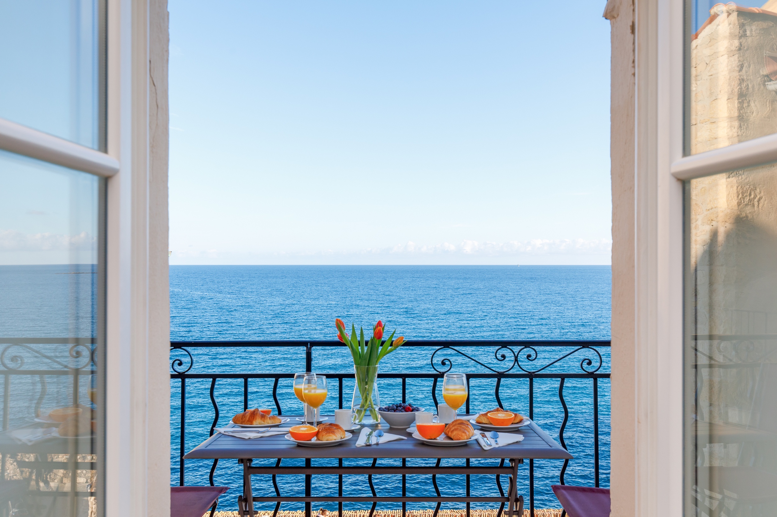Maison VistaMar front-row sea view balcony Antibes