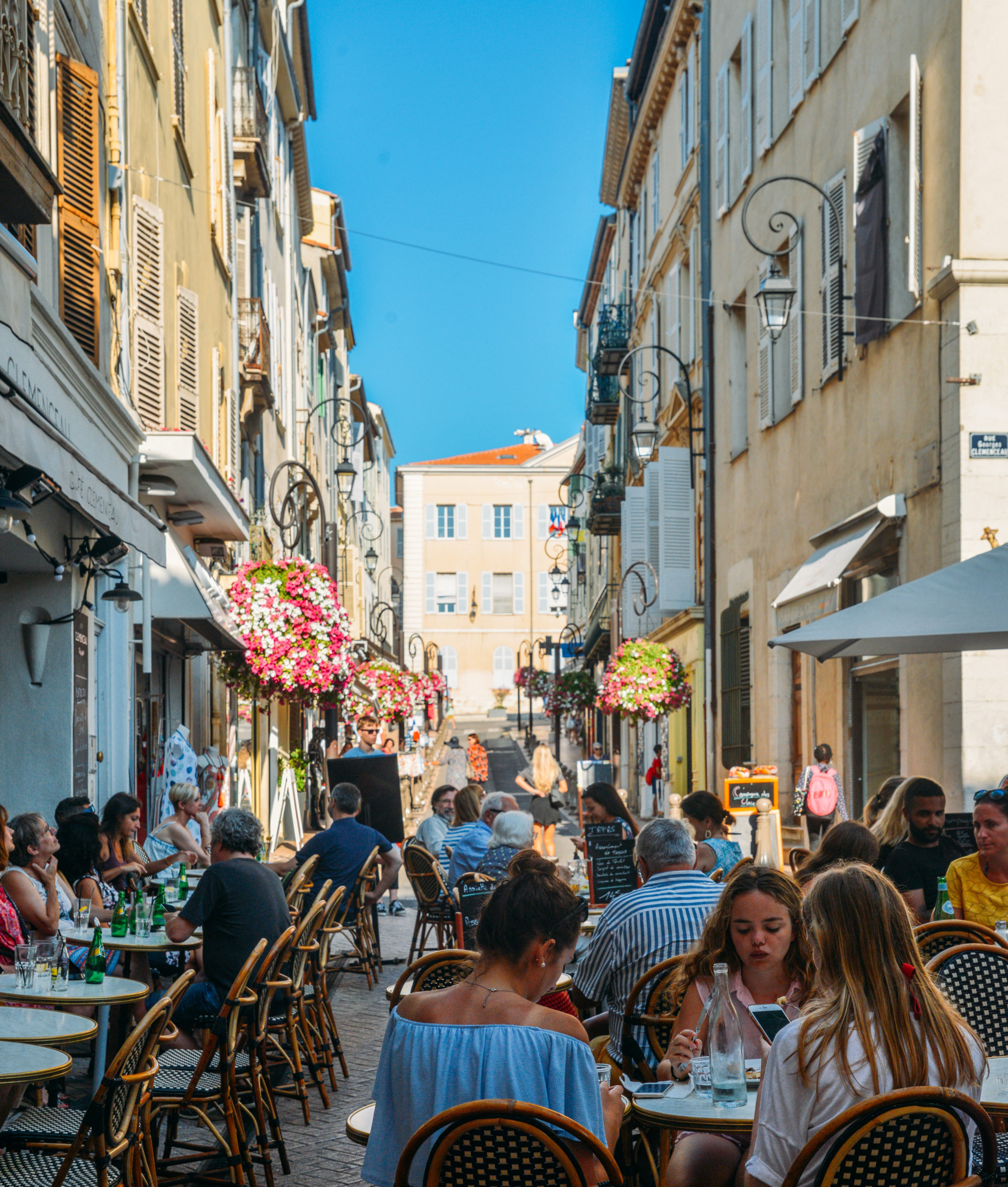 Charming narrow pedestrian streets in Vieil Antibes